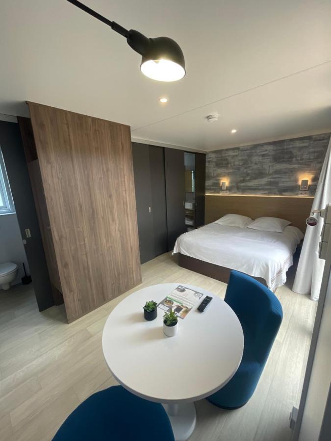 Camp'Hotel Mamers Exteriér fotografie